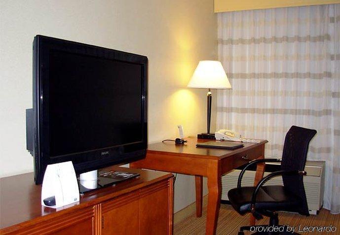 ホテル コートヤード スプリングフィールド 部屋 写真